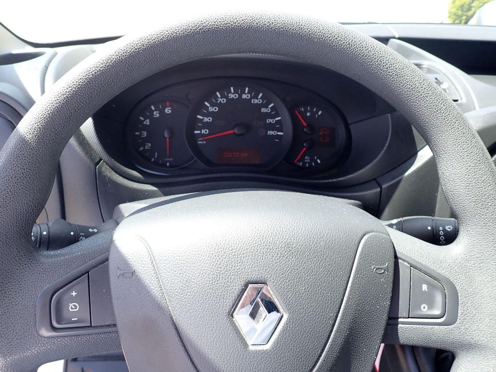 Fahrzeugabbildung Renault Master III Kasten L2H2 3.5to