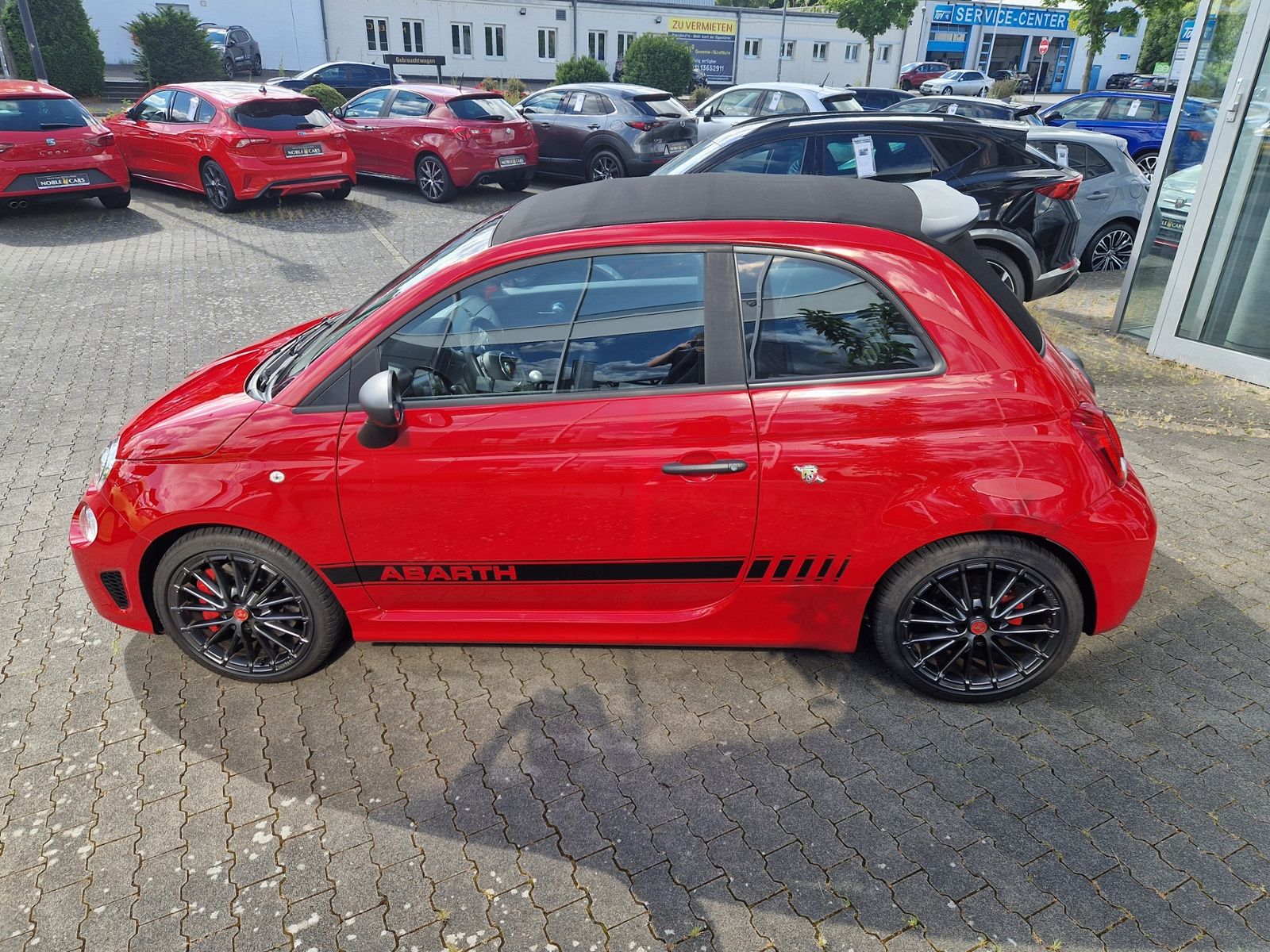 Fahrzeugabbildung Abarth 695C Beats Soundsystem NAVI ALU