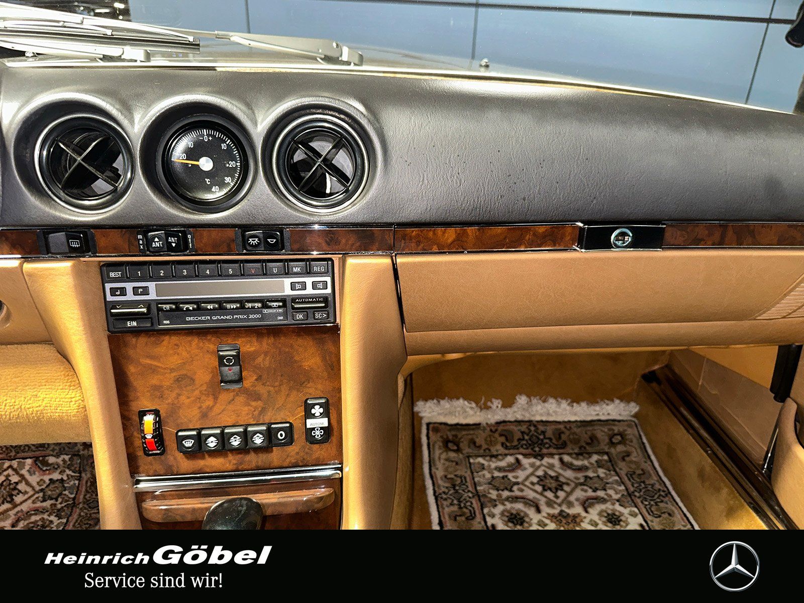 Fahrzeugabbildung Mercedes-Benz 560 SL