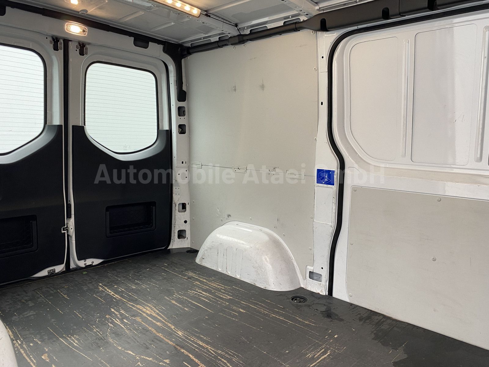 Fahrzeugabbildung Mercedes-Benz Sprinter 317 kompakt *2x Schiebetür* LED 6859