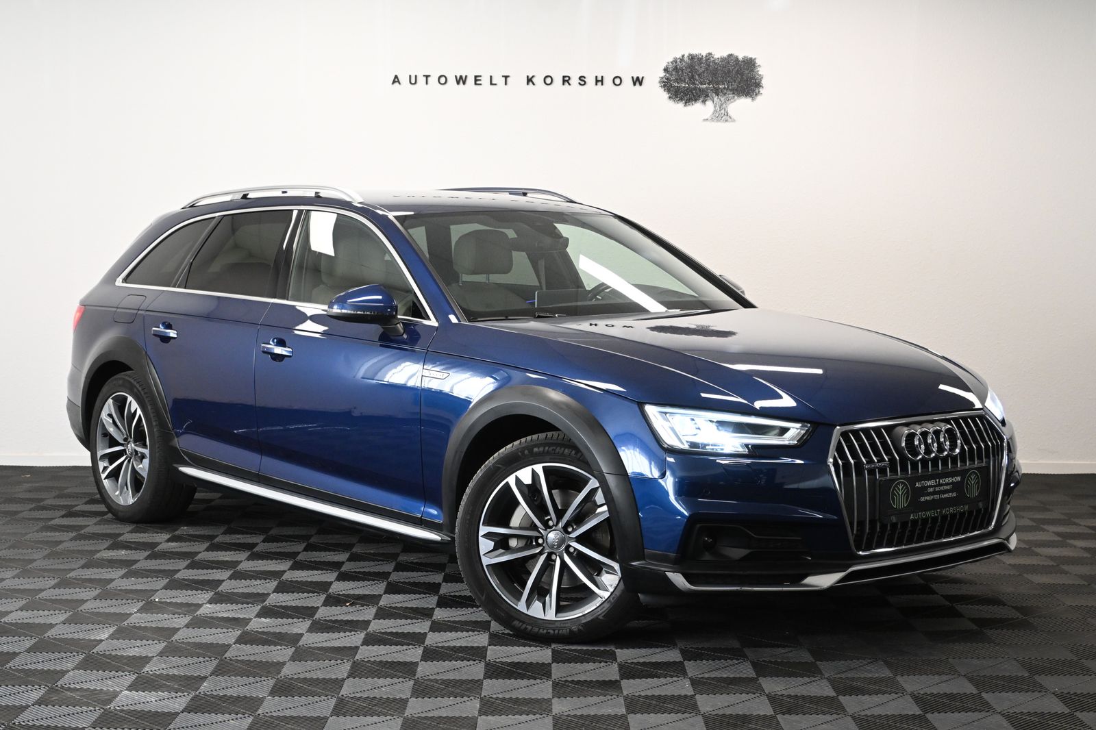 AUDI A4 Allroad *ST-HEIZ*AHK*VIRTUAL*RFK*KEYLESS*B&amp;O