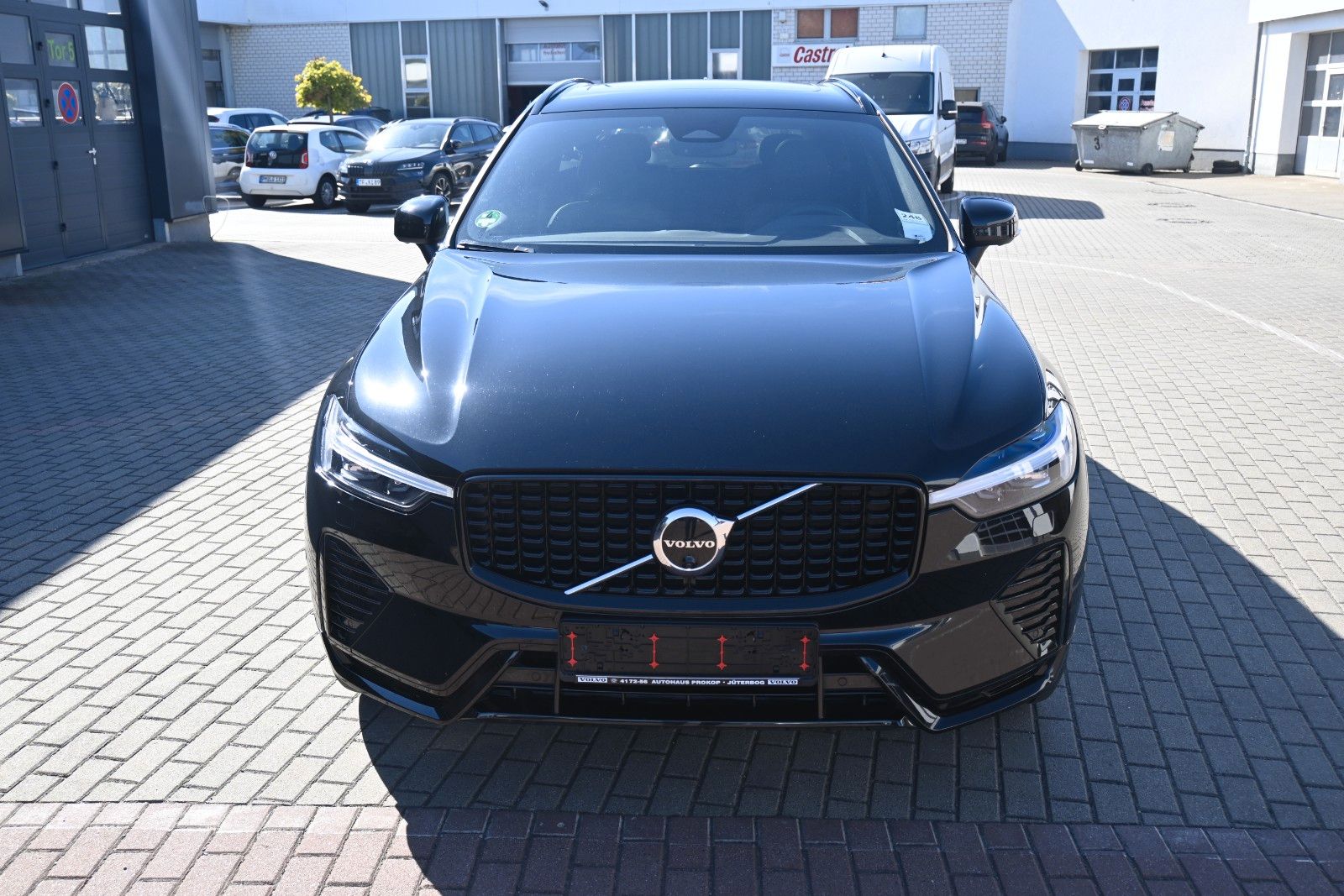 Fahrzeugabbildung Volvo XC60 T8 Plus Dark AWD*360°*FSHZG*AHK*PANO*