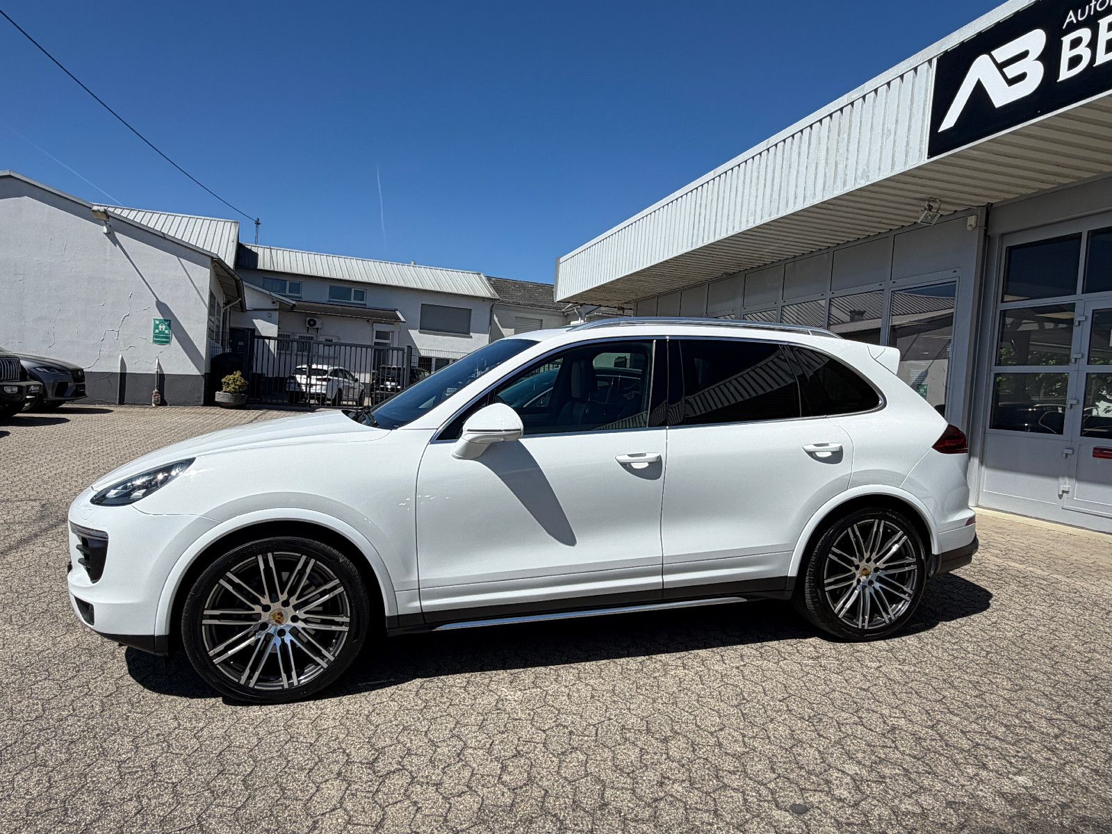Fahrzeugabbildung Porsche Cayenne /LED/S-DACH/21"ALU/NAVI/LEDER/KAMERA