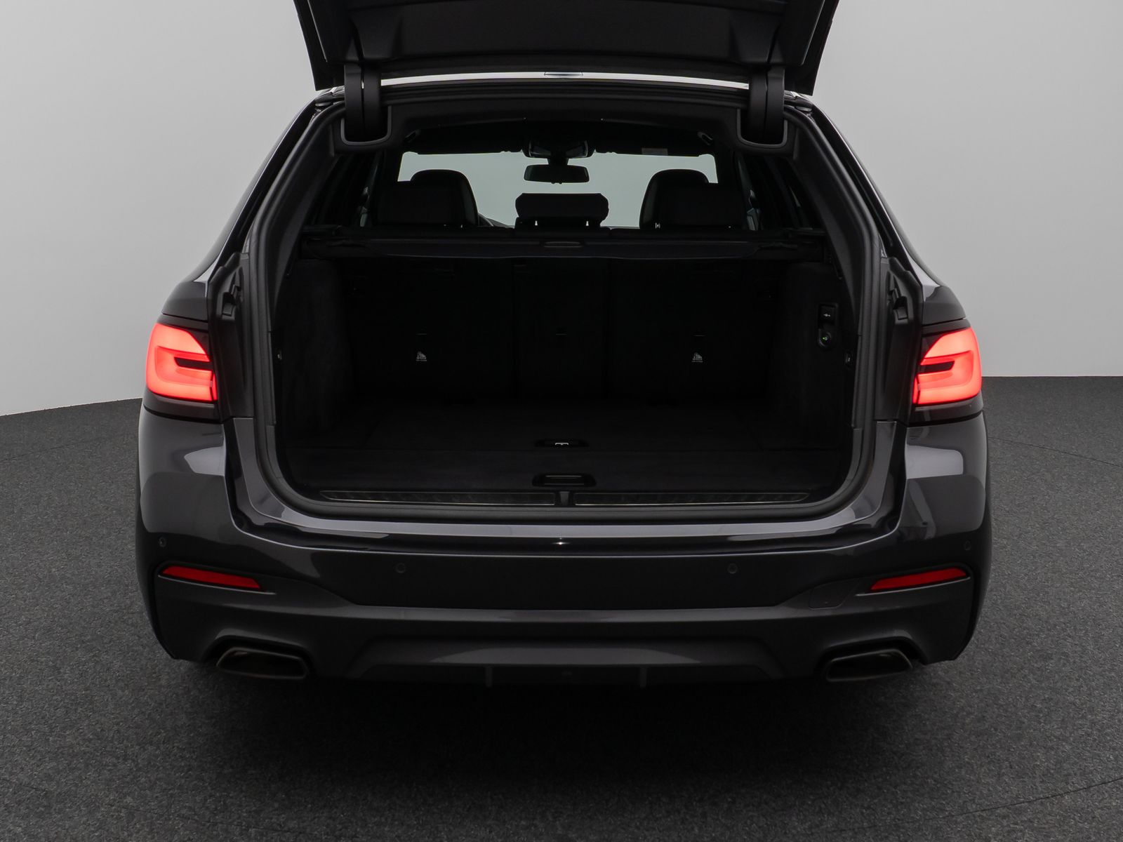 Fahrzeugabbildung BMW 540d xD M Sport Pro Kamera HUD DAB H/K AHK Alarm