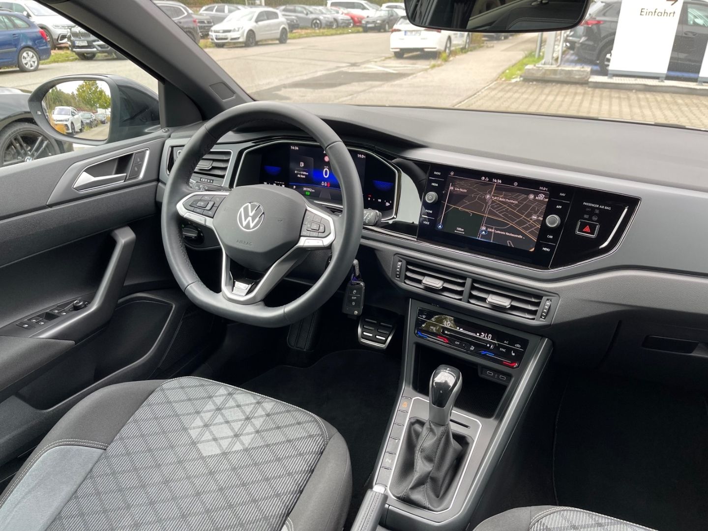 Taigo 1.0TSI DSG R-Line - NAV*IQ*BLACK*KAMERA*1H