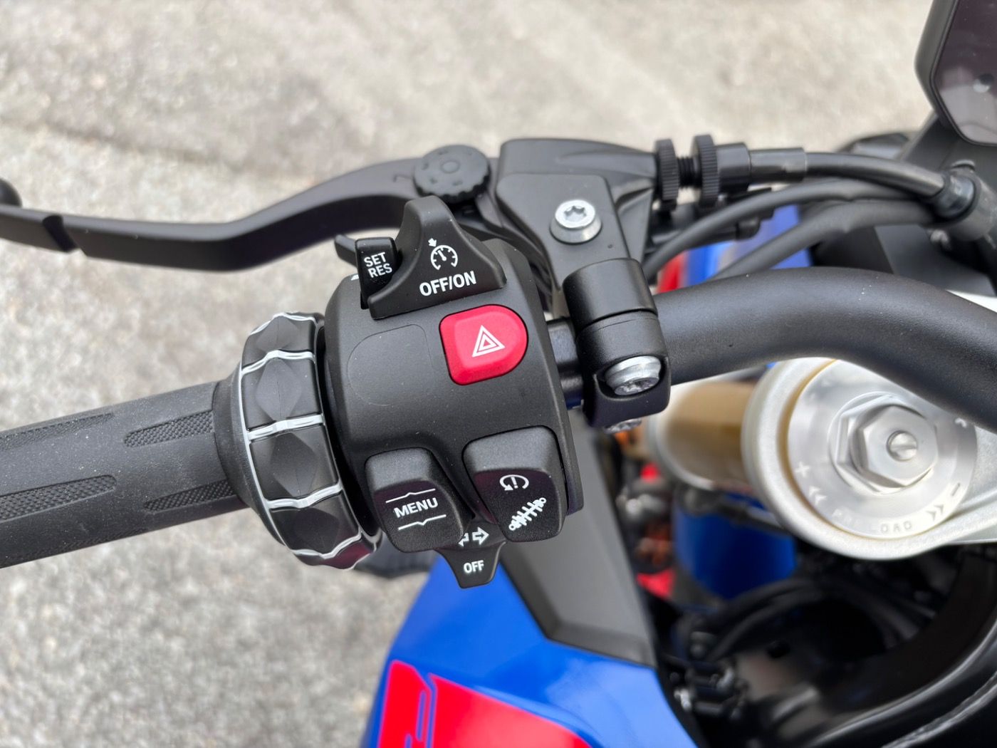 Fahrzeugabbildung BMW F 900 R Style Sport 2 Pakete