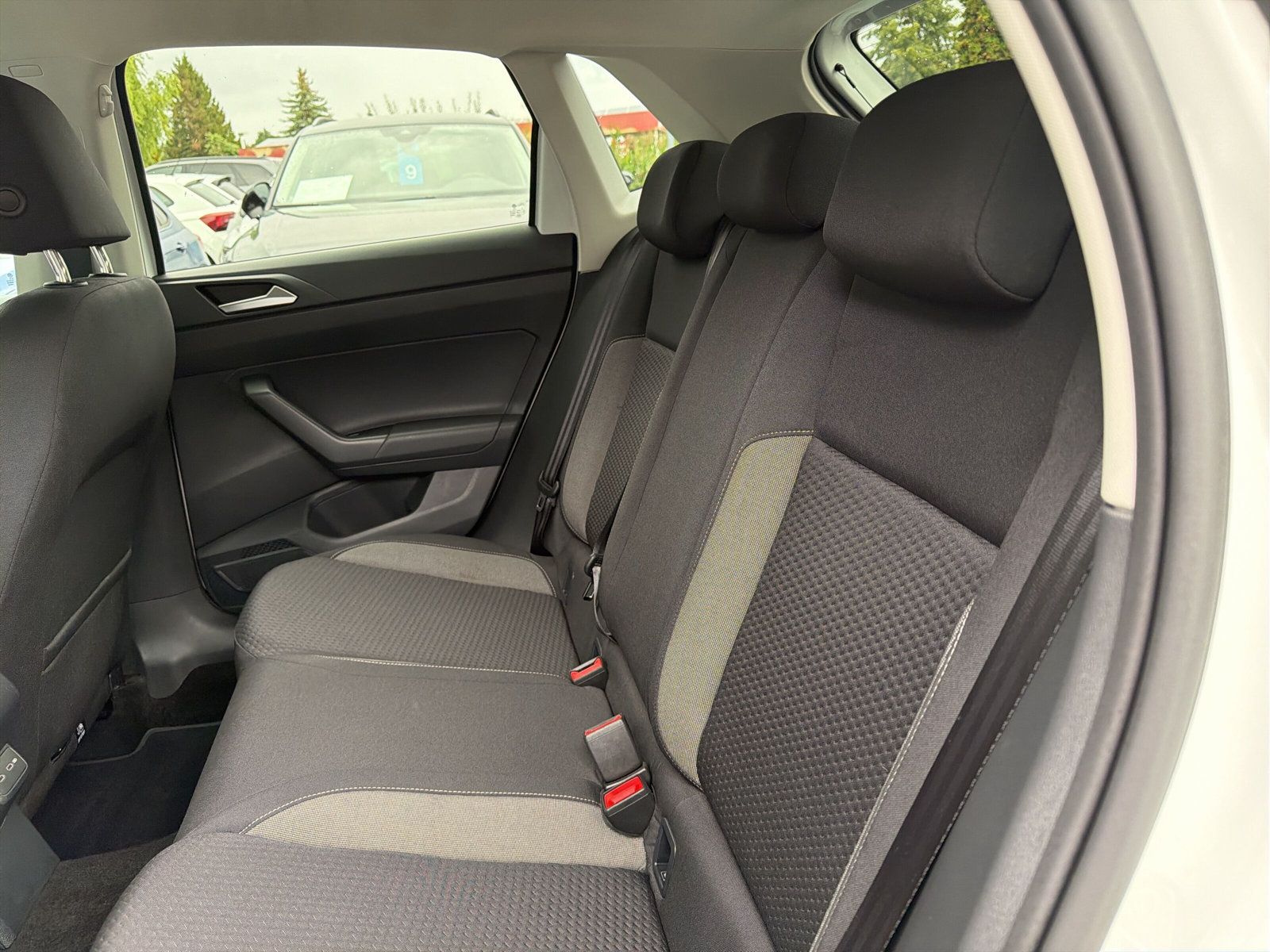 Polo Active TSi App Connect PDC v+h Sitzh. Activ