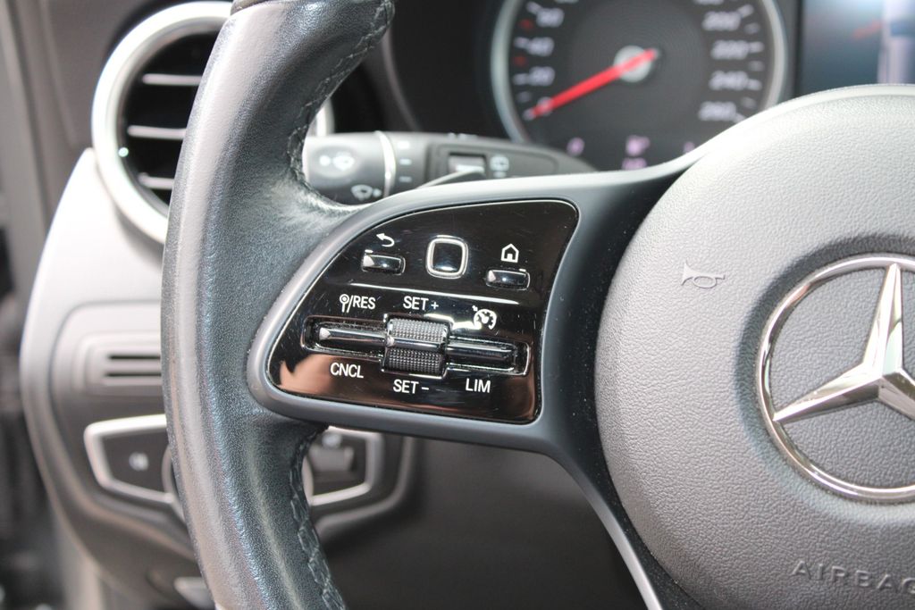 MERCEDES-BENZ C 220 d T LED AUT SHZ KAM NAVI PDC