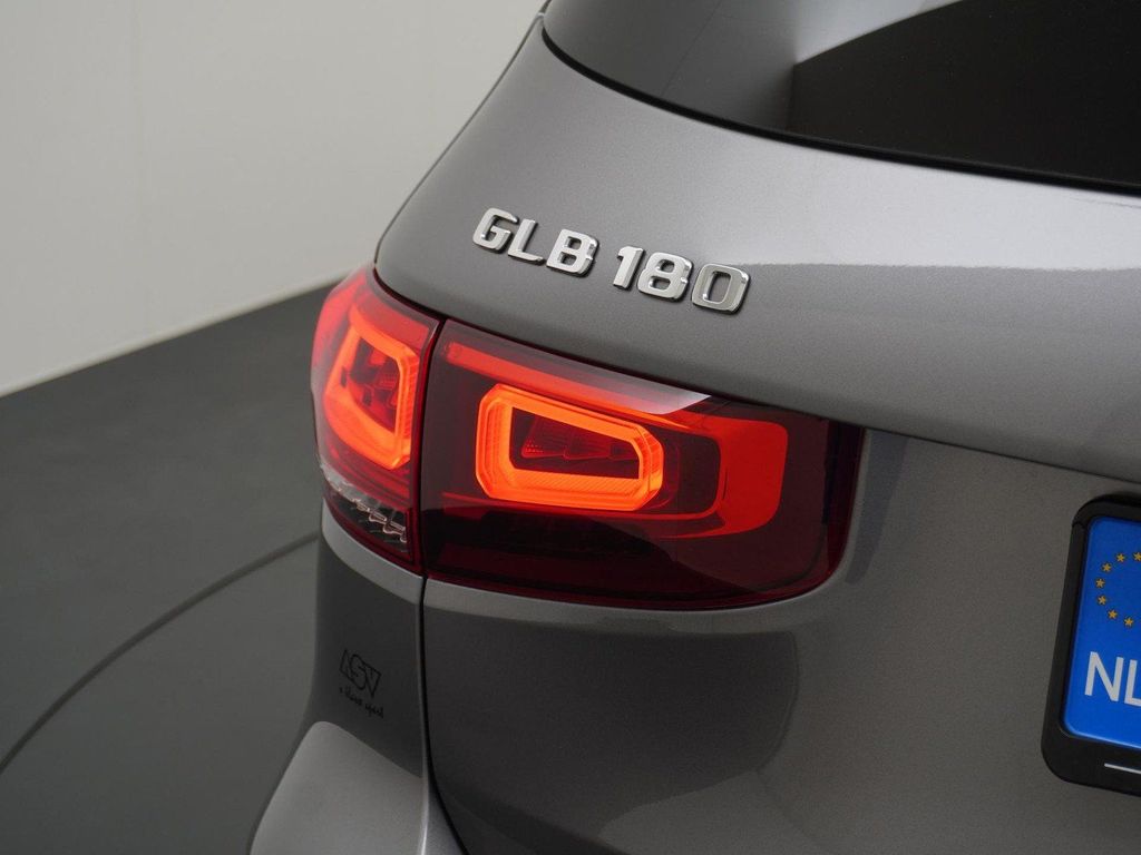 Mercedes-Benz GLB 180 AMG Business Solution | Panorama - Schie