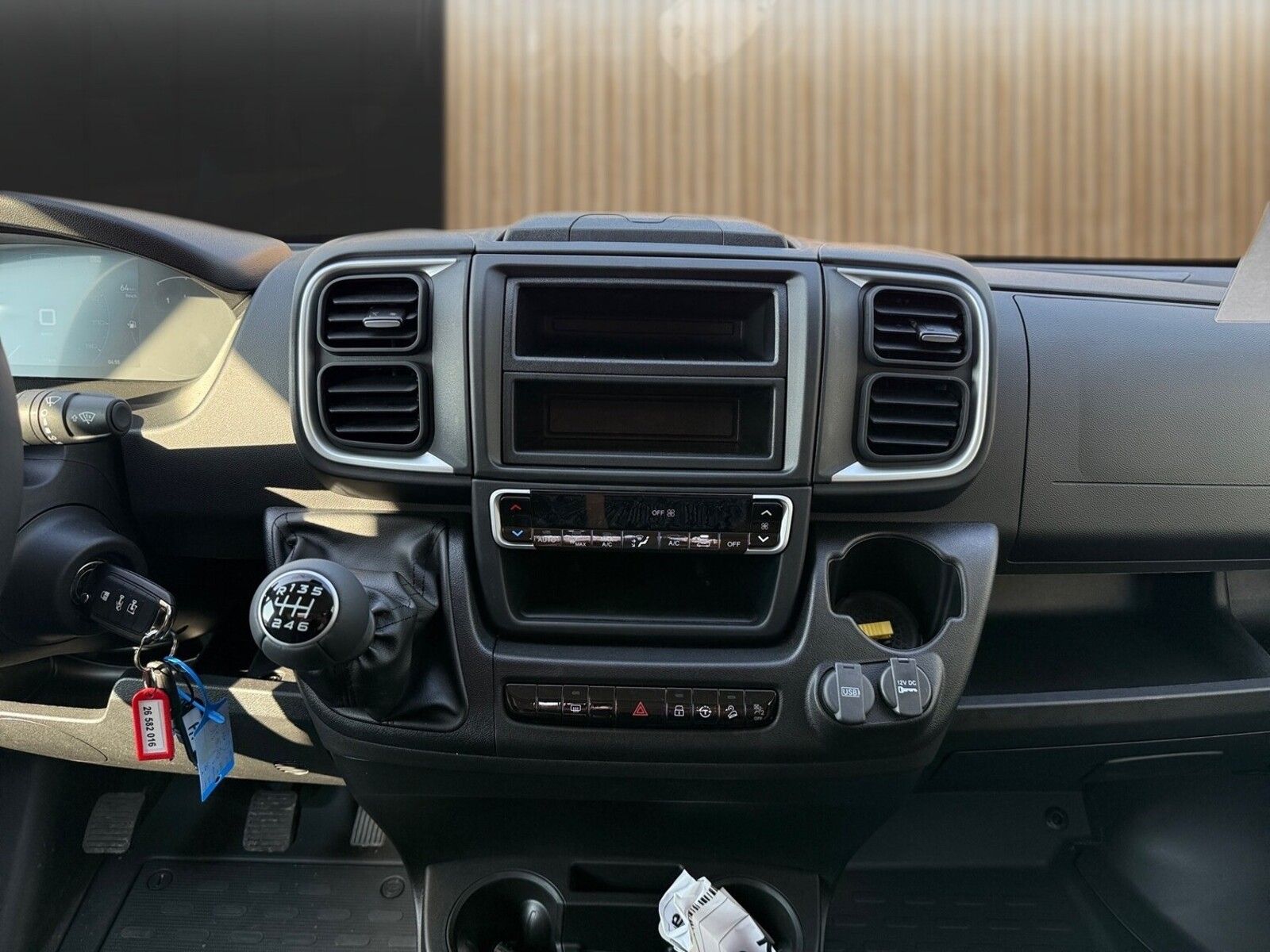 Fahrzeugabbildung Roadcar R 540 Citroen 140 PS Lithium,Markise, Solar