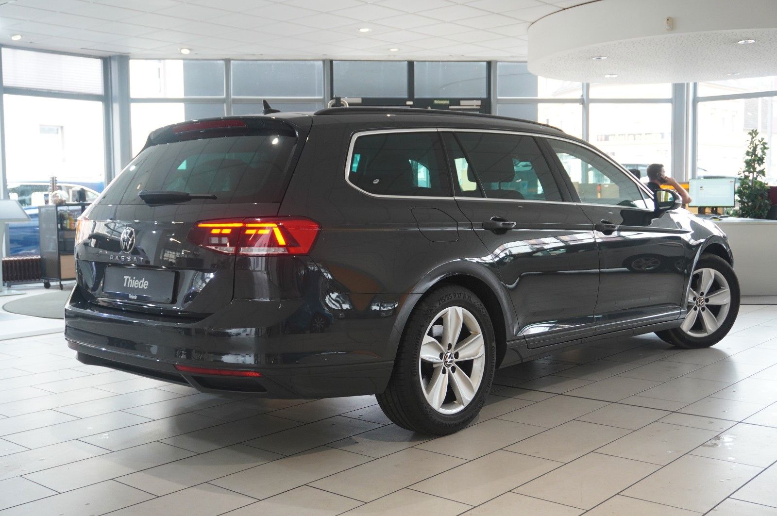 Fahrzeugabbildung Volkswagen Passat Var. 2.0D BUSINESS DSG NAVI/LED/KAMERA/SH