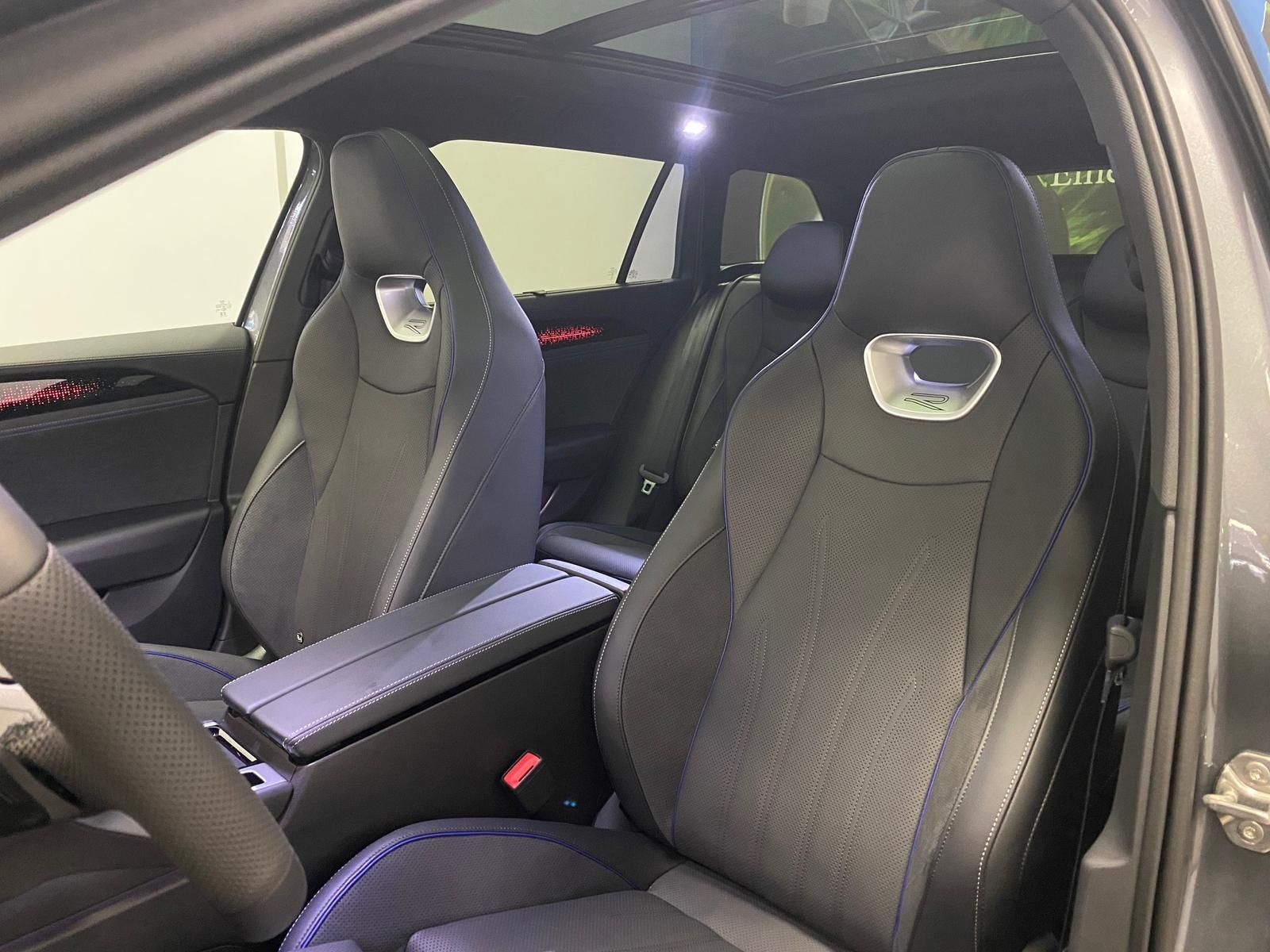 Fahrzeugabbildung Volkswagen Passat Variant 1.5 TSI eHybrid DCC R-Line