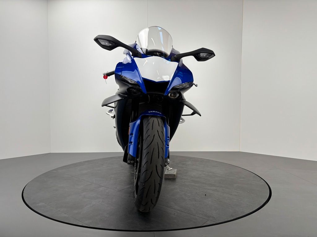 Fahrzeugabbildung Yamaha YZF-R1 *NEUWERTIG *WINGLETS *UNFALLFREI