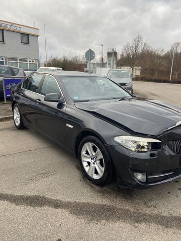 BMW 520 d Lim. EURO 5*XENON*NAVI*LEDER*HUD*