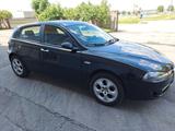 Alfa Romeo 147 1.6 16V TS (105) 5 porte Progress - blaue Alfa Romeo 147