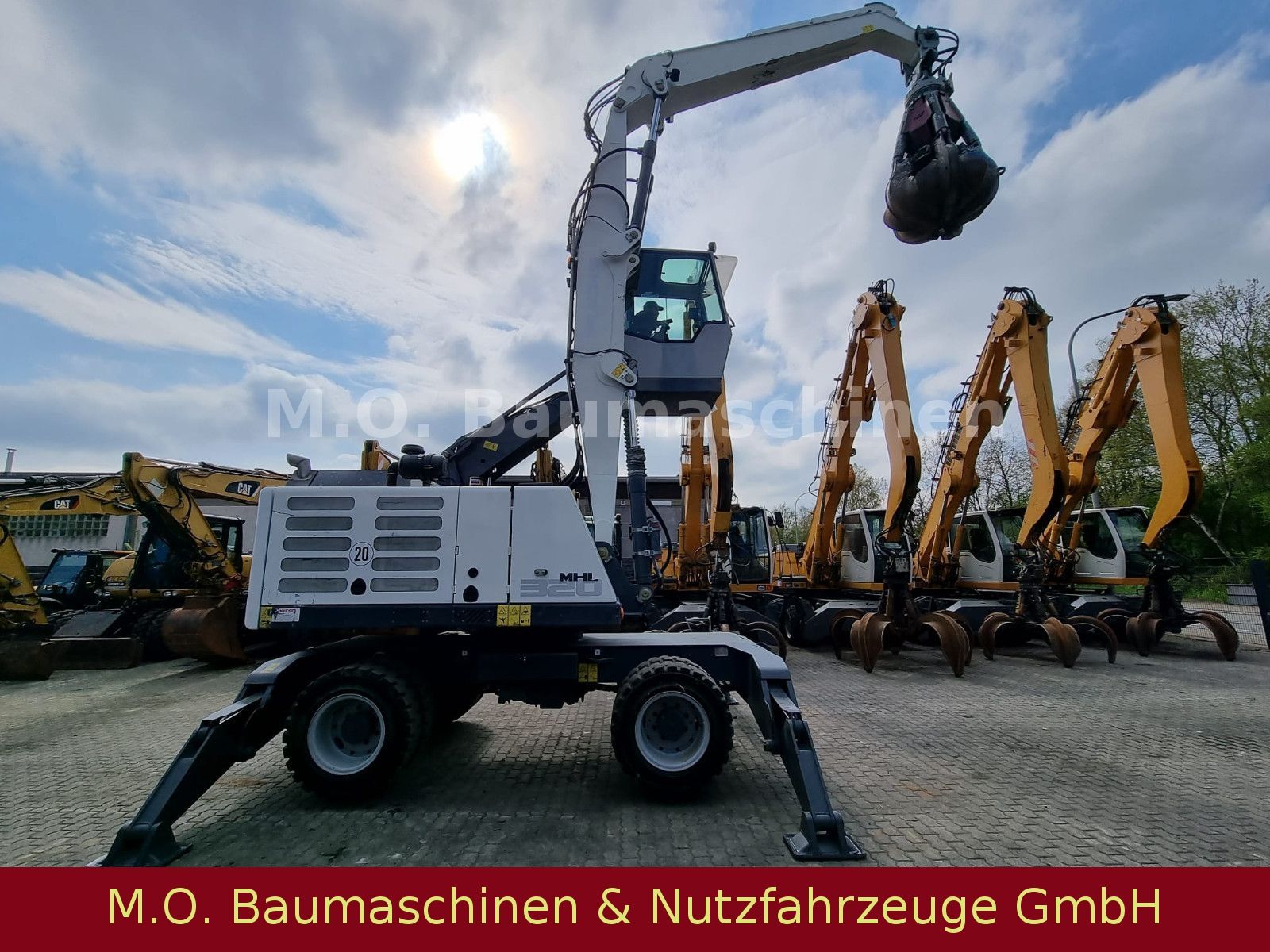 Fahrzeugabbildung Terex Fuchs MHL 320 / AC /  Polypgreifer