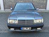 Mercedes-Benz 190 E 2.6 - Mercedes-Benz 190: Limousine