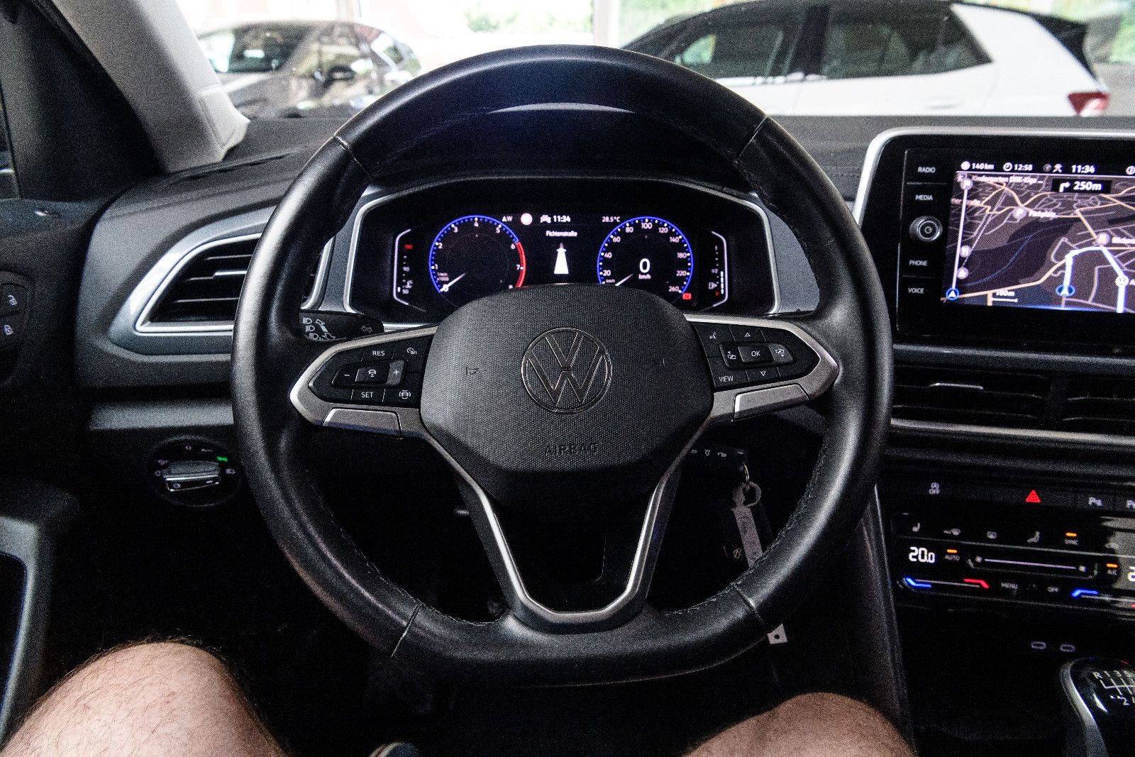 Fahrzeugabbildung Volkswagen T-Roc Style+Navi+We Connect+LED-Plus+ACC+