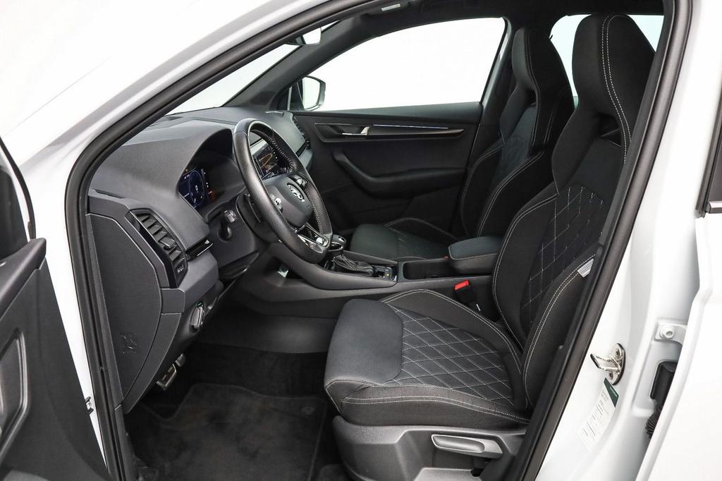 Skoda Karoq 2022 г. Белый, пробег 37900 км