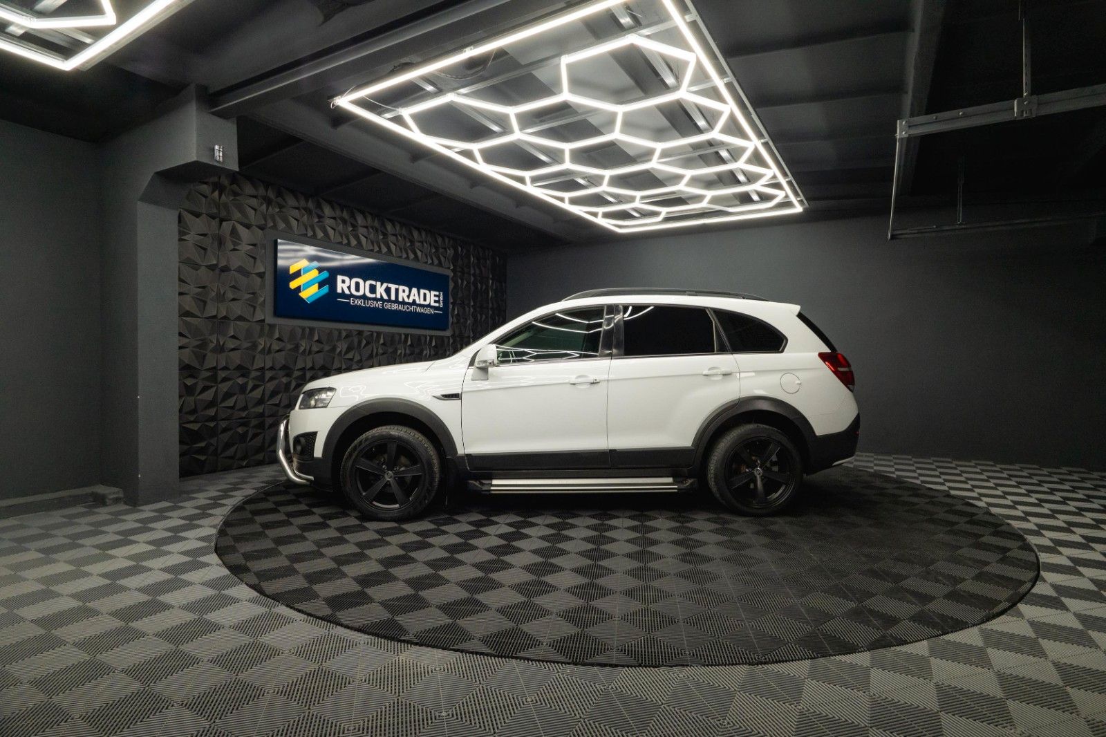 Fahrzeugabbildung Chevrolet Captiva 2.2 D LT+ 2WD Sport | 7 Sitze | 19 Zoll