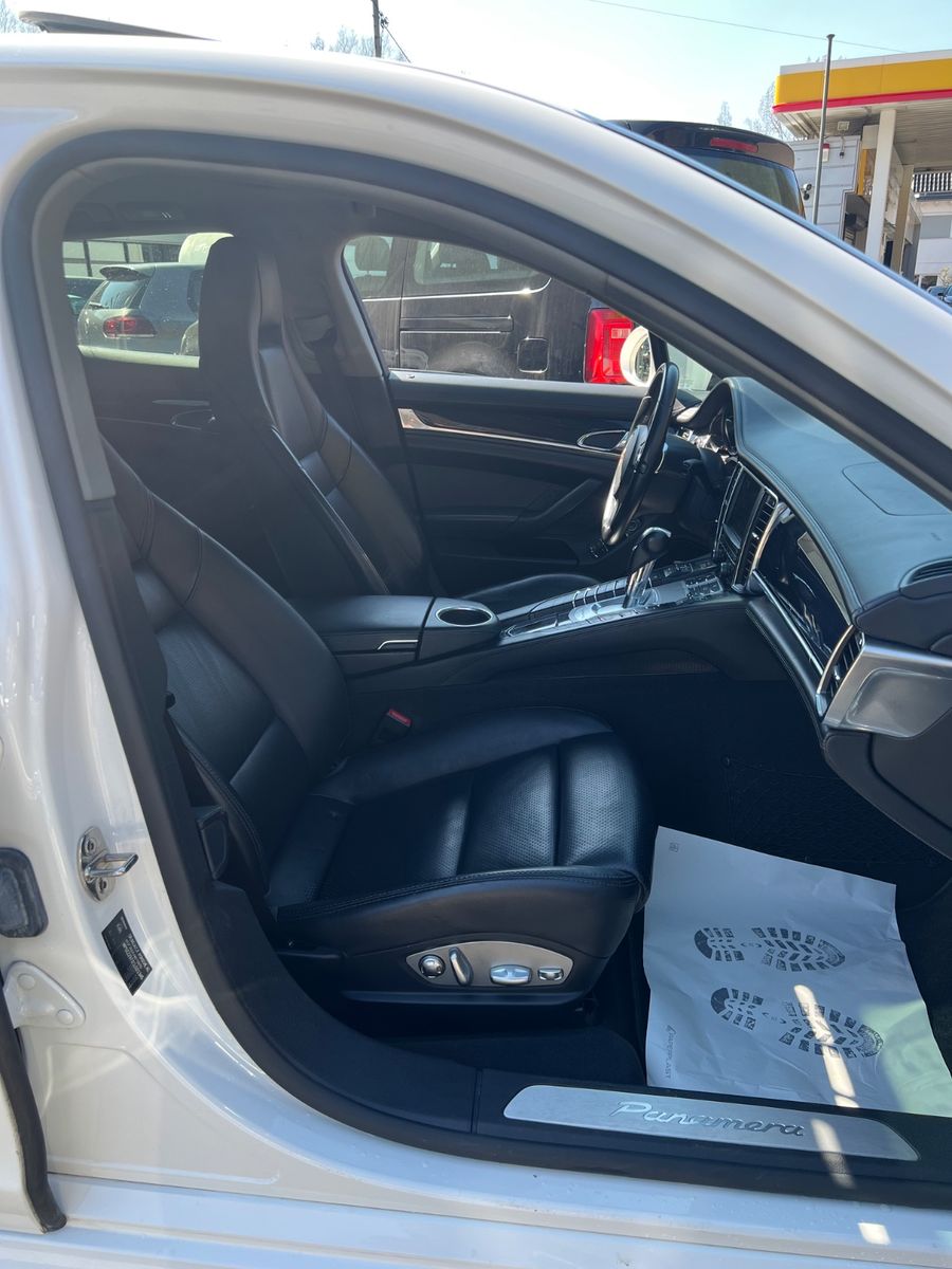 Fahrzeugabbildung Porsche Panamera Diesel * Carraraweiß * SCHIEBEDACH*