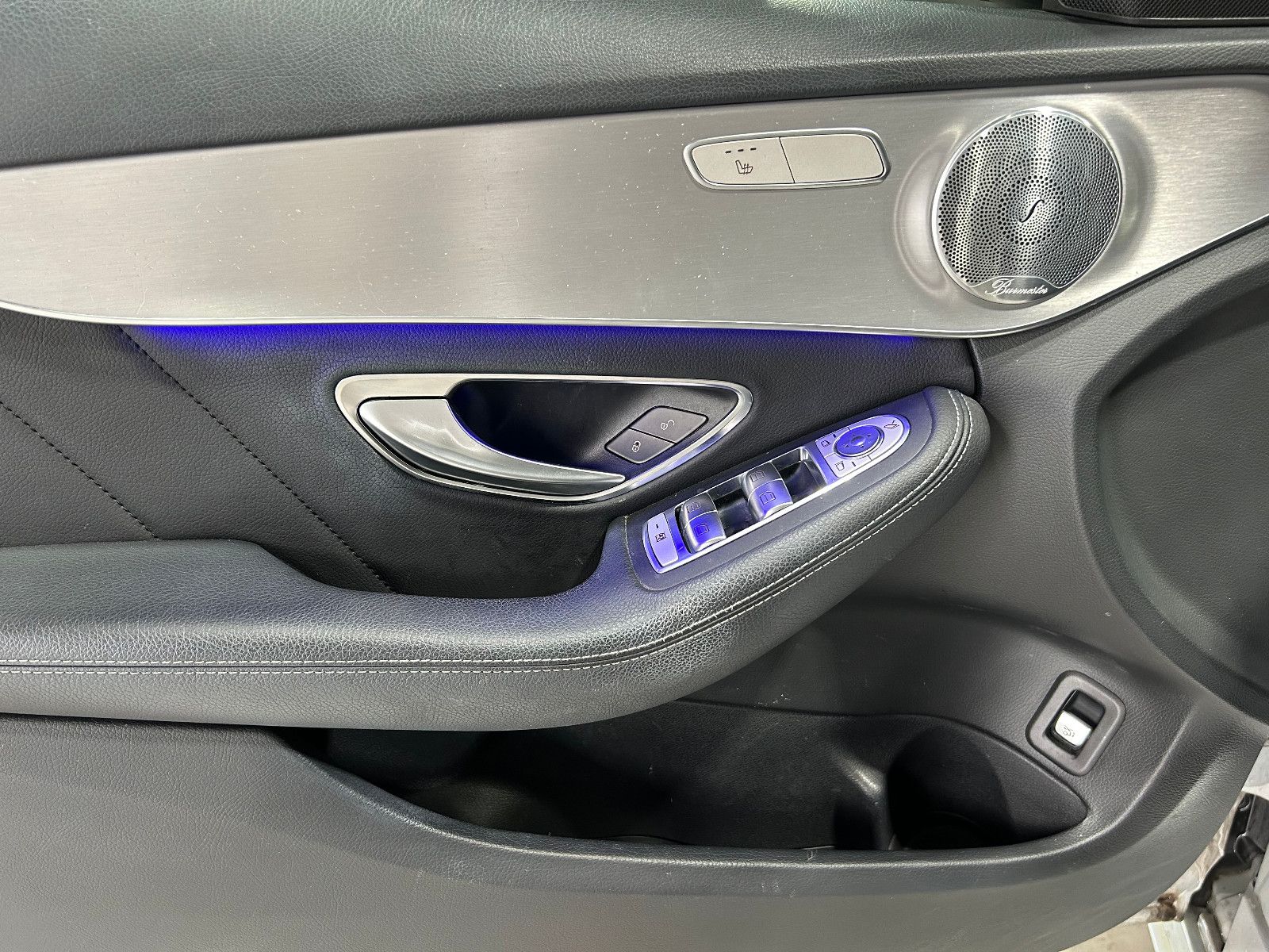 Fahrzeugabbildung Mercedes-Benz C 300 de/AMG/360°/PANO/APPLE/VIRTUAL/AMBIENTE/