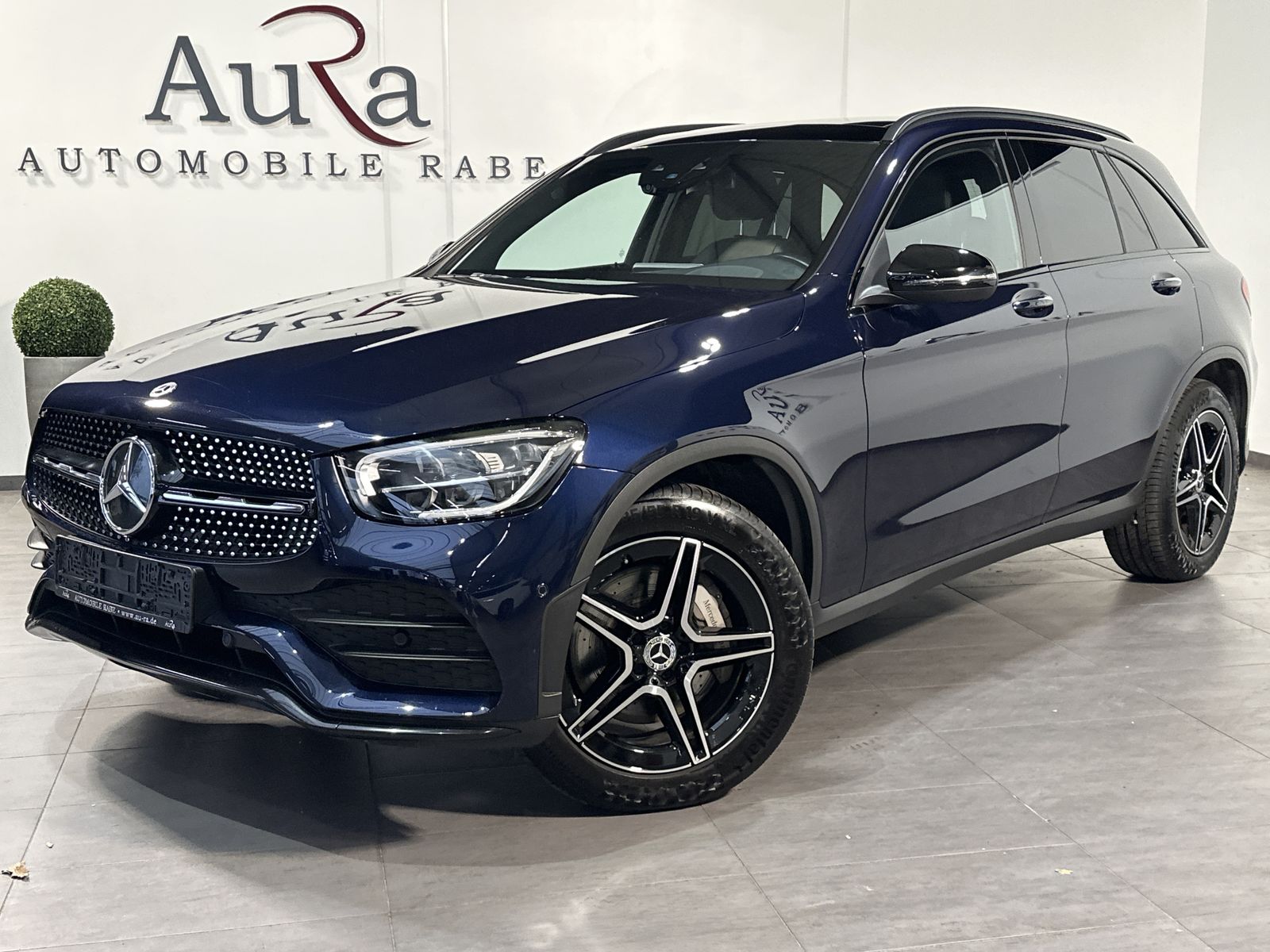 Fahrzeugabbildung Mercedes-Benz GLC 200d 4M AMG-Line NAV+LED+AHK+HUD+PANO+ACC+PP