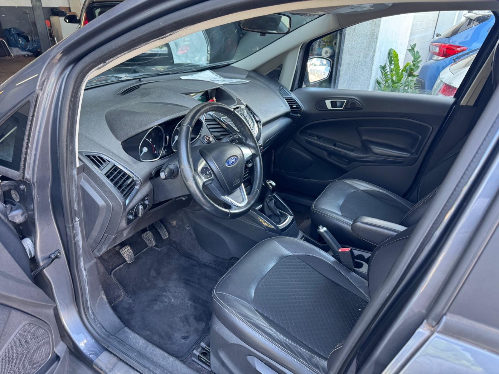 Ford EcoSport 2015 — photo 9