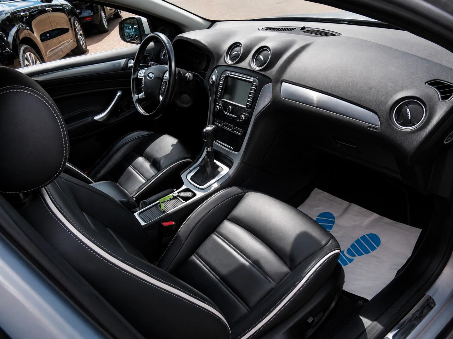 Ford Mondeo 2011 — photo 15