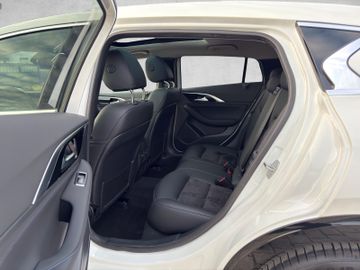 Infiniti Q30 1.6 16V Luxe Tech|Panorama|Kamera|BOSE|DAB