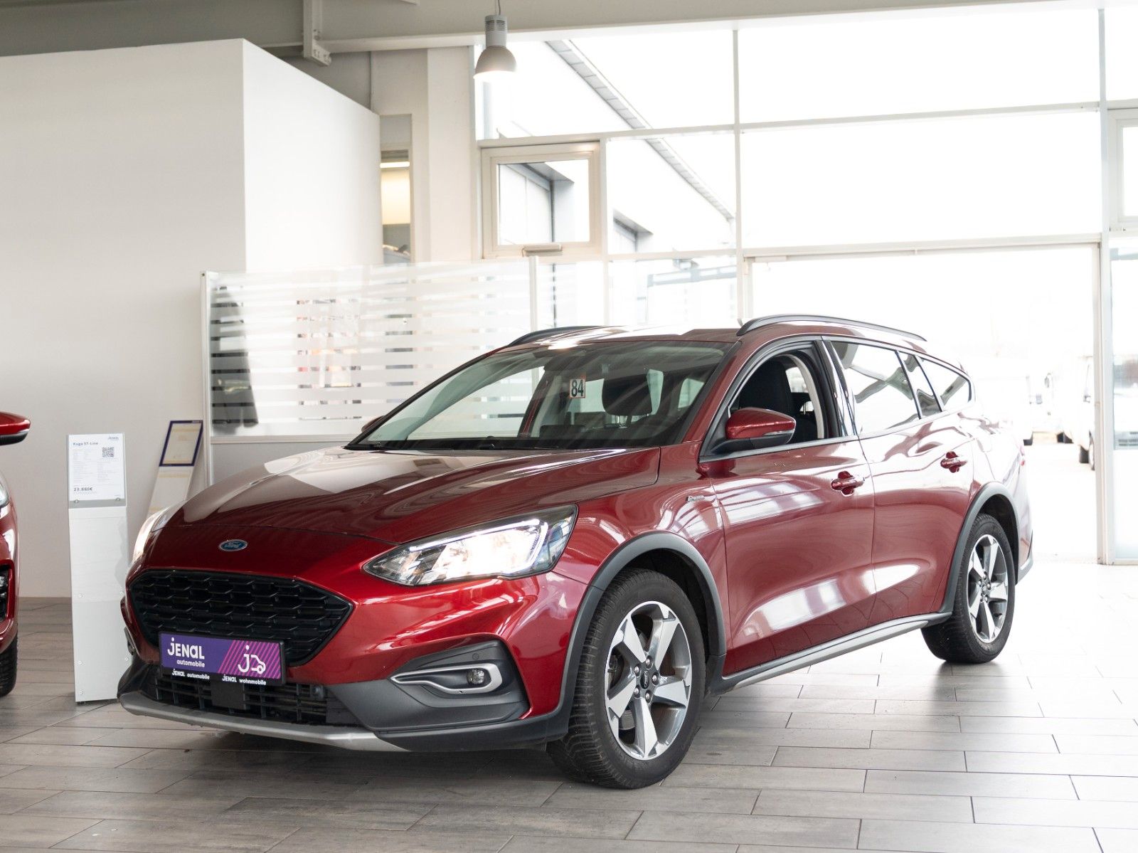 Fahrzeugabbildung Ford Focus Turnier Active WINTER-P/AHK/NAVI/KEYFREE