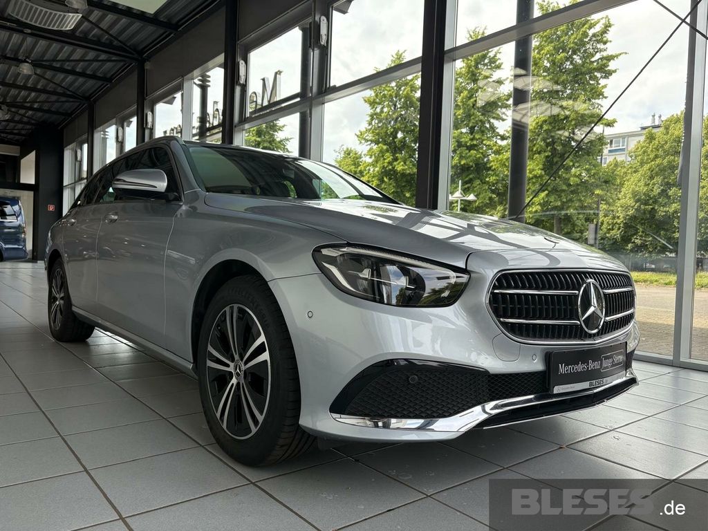 MERCEDES-BENZ E 220 – Bild 3