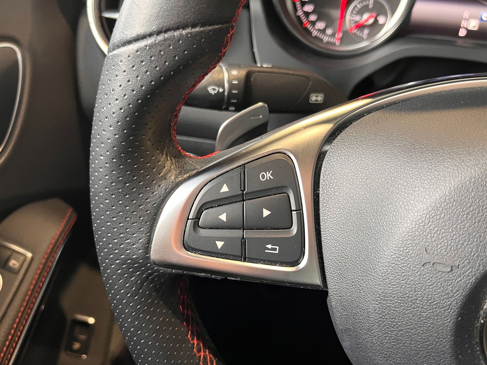 Fahrzeugabbildung Mercedes-Benz CLA 200 AMG Night PANO H/K LED