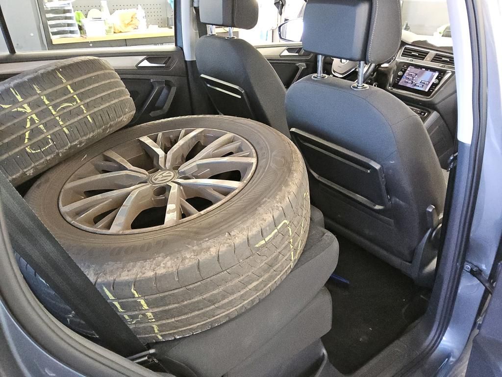 Fahrzeugabbildung Volkswagen Tiguan Allspace TSI Comfortline Navi HUD AID ACC