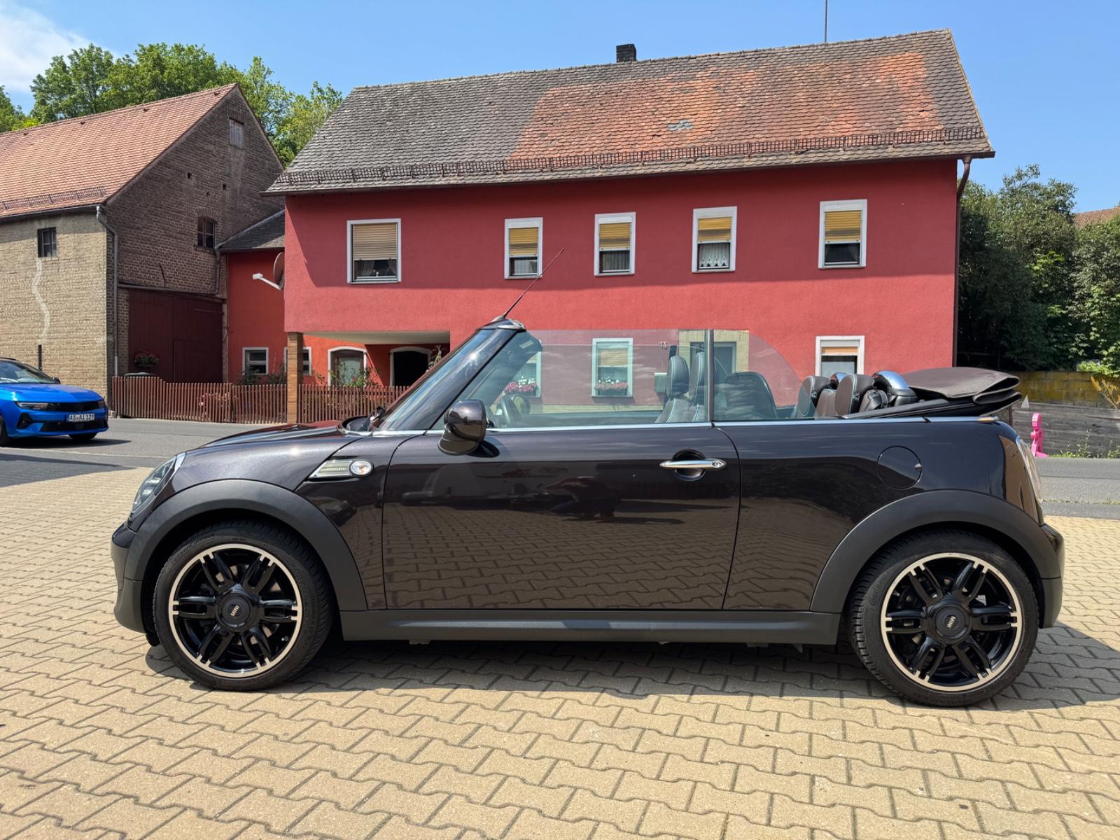 MINI Cooper S Cabrio Highgate Leder Bi-Xenon PDC Temp