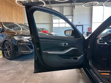 MYAUTOCENTER – Gebraucht- und Jahreswagen mit Werkstattservice in Pfaffenhofen BMW 330 *1-HAND*SERVICETÜV NEU*KEYLESS*LED*M-SPORT*