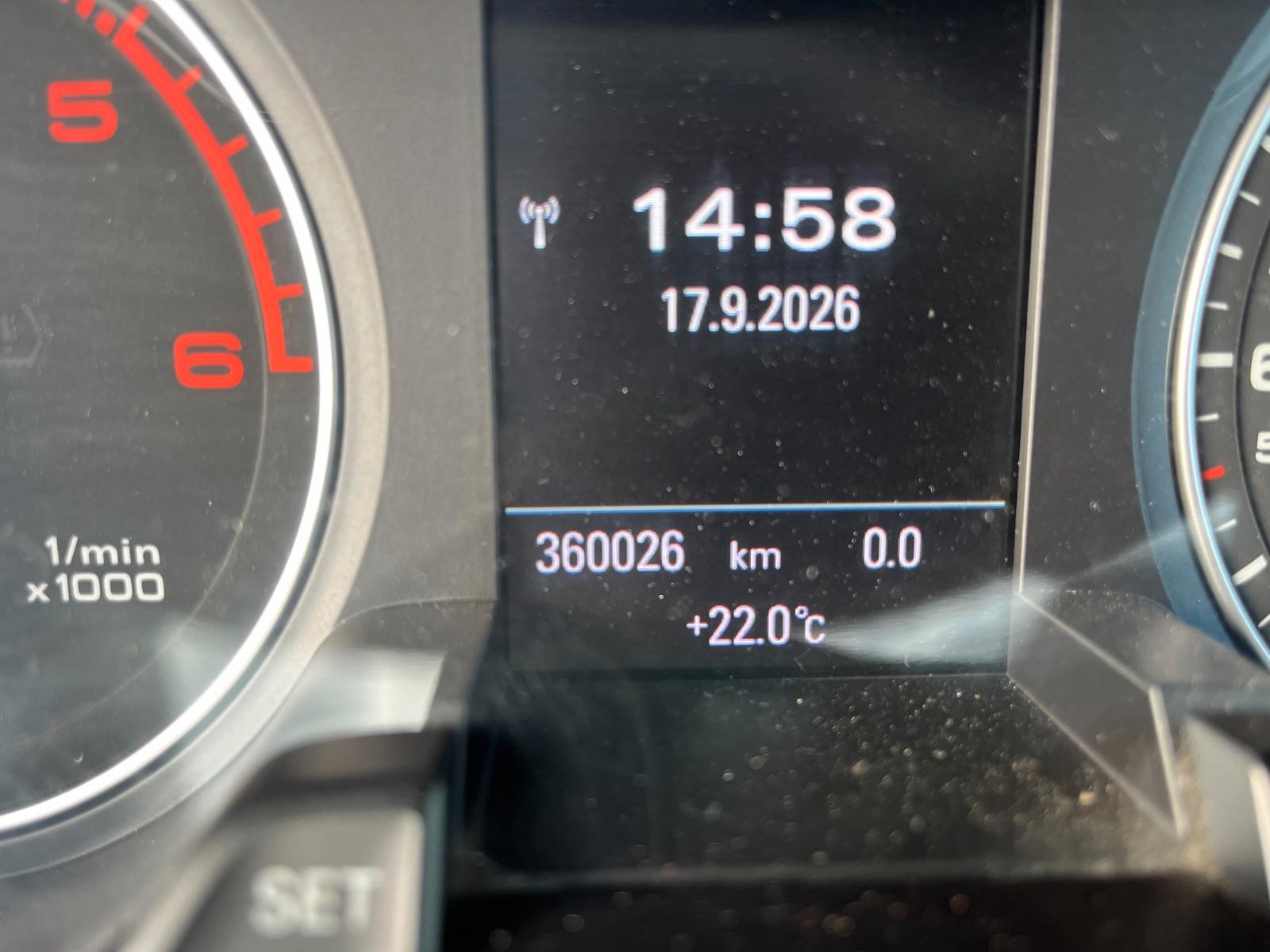 Audi A4 2011 — photo 17
