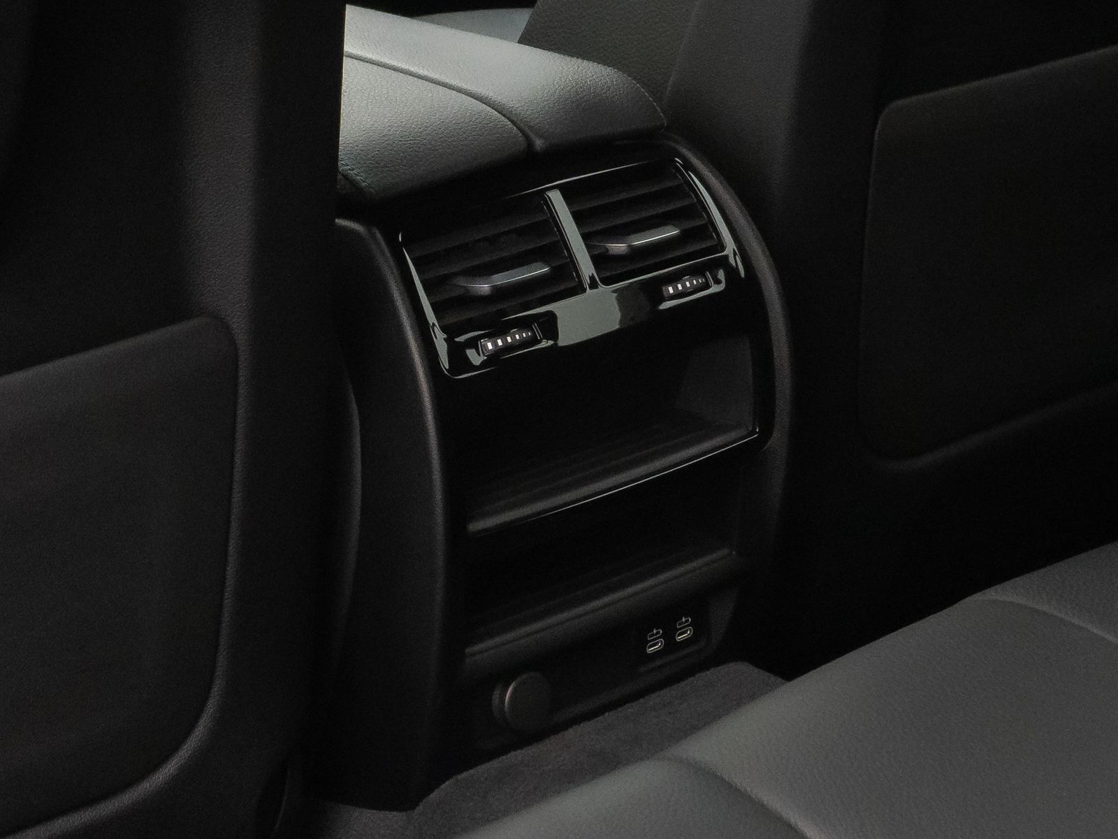 Fahrzeugabbildung BMW 530d M Sport Kamera HUD DAB H/K Komfort Alarm