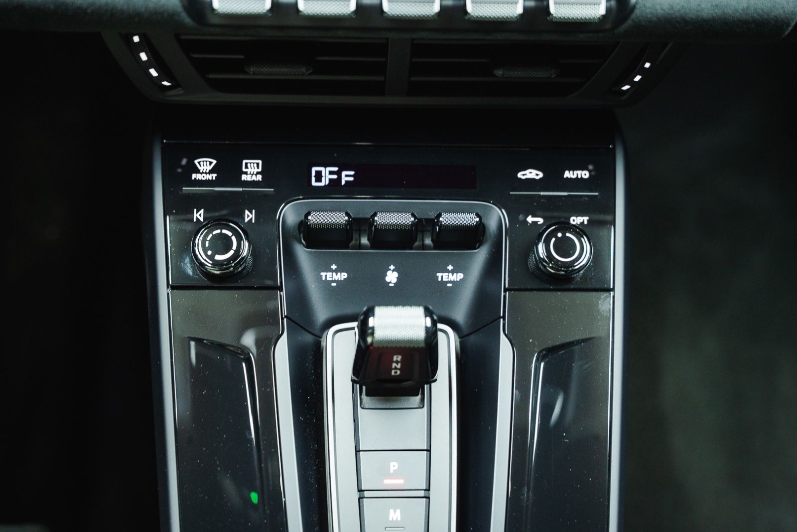 Fahrzeugabbildung Porsche 992 Carrera 4 GTS Coupé LED*Lift*BOSE*Sportsitze