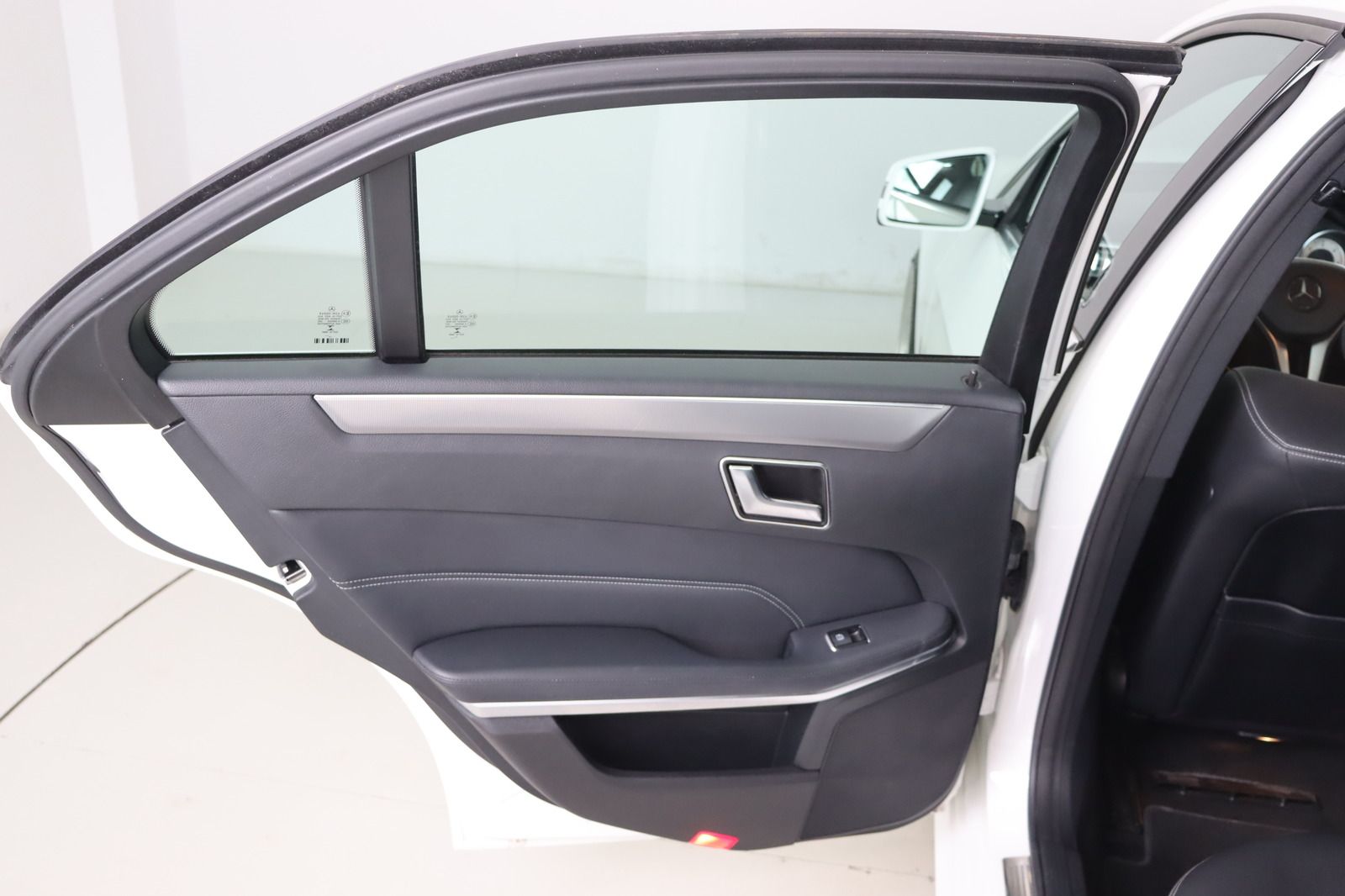 Fahrzeugabbildung Mercedes-Benz E 200 BlueTEC * LED * Navi * HU 03.2028 Avantgar