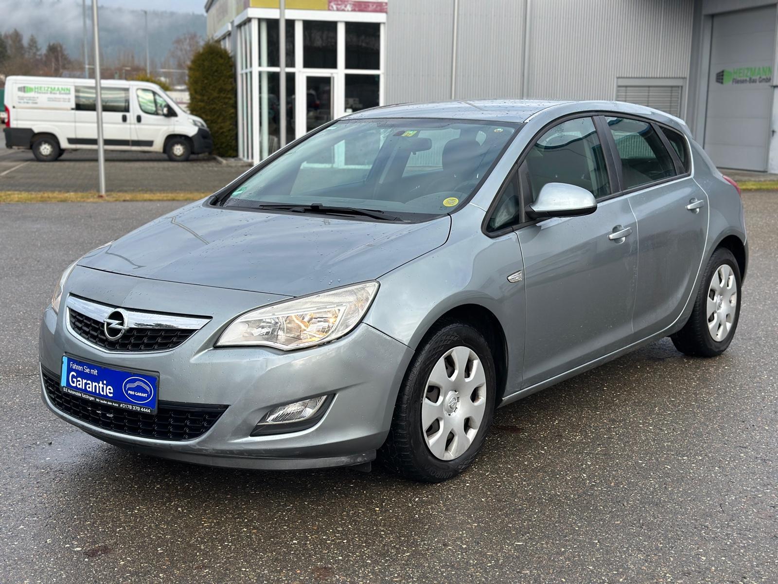 Opel Astra J Lim. 5-trg. Edition