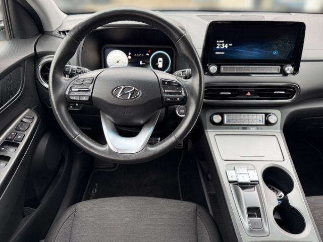Fahrzeugabbildung Hyundai KONA Trend Elektro 2WD +KLIMA+NAVI+RFK+PDC+ACC+U