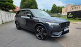 Volvo XC90 B5 D AWD Geartronic R-Design R-Design - silberne Volvo XC90