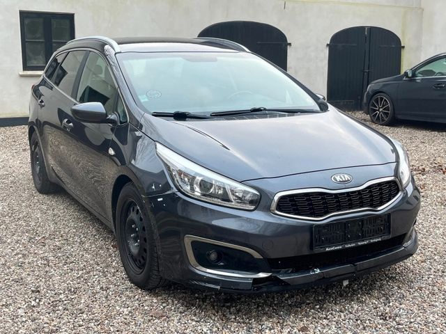 Kia cee'd / Ceed 1.0 T-GDI Dream Team Edition