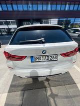 BMW 530i xDrive Touring A - - BMW 530 mit Benzin-Antrieb: Weiß, Kombi