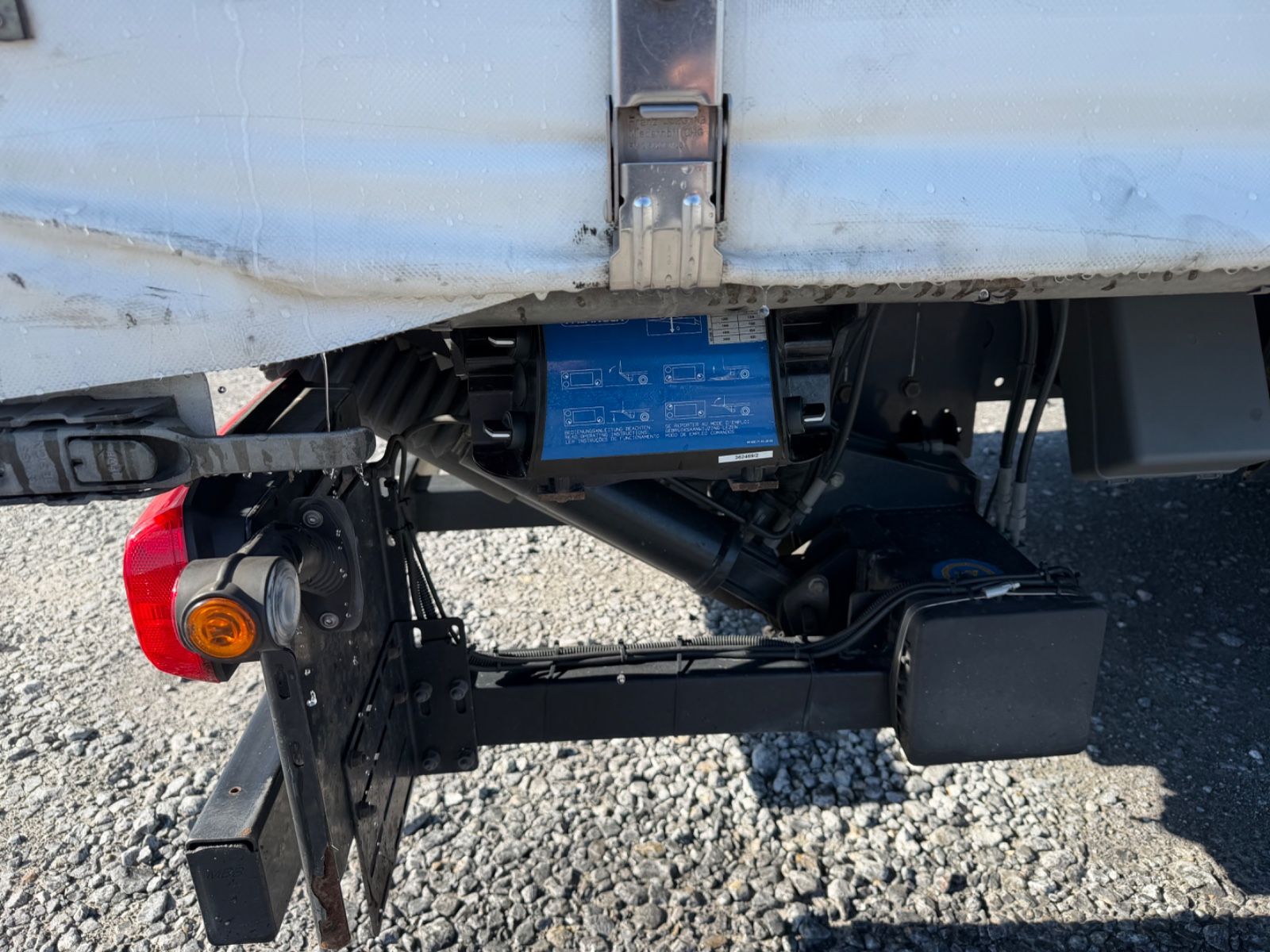 Fahrzeugabbildung Mercedes-Benz Atego 1524 L Autom. Curtainsider LBW AHK