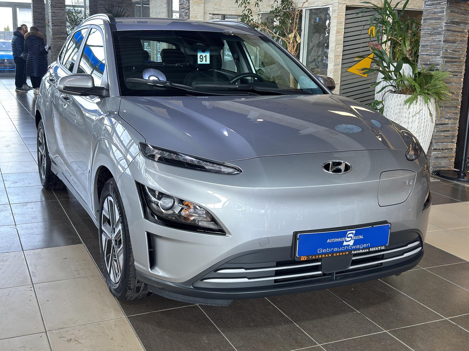 Hyundai KONA Kona Cockpit ACC R.Cam SHZ PDC DAB+ Winter-Paket