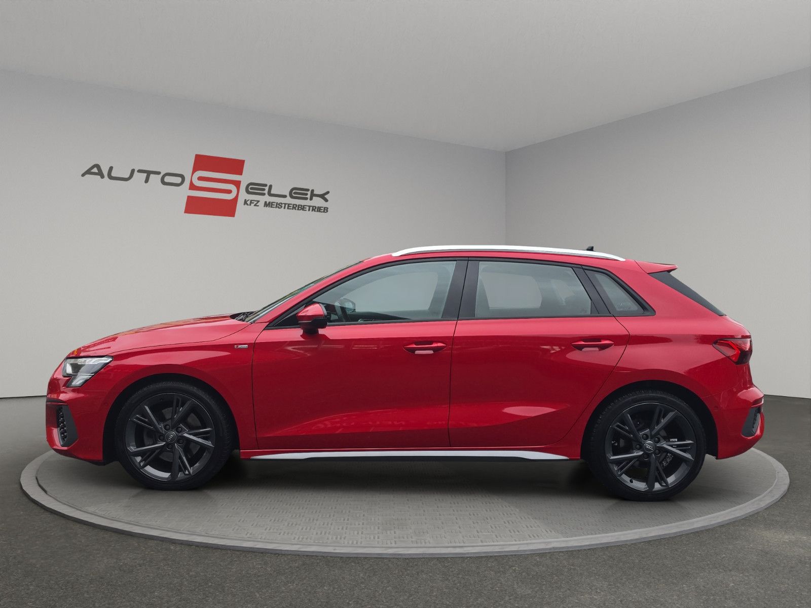 Fahrzeugabbildung Audi A3 Sportback 30 TDI S line LED AHK Kamera