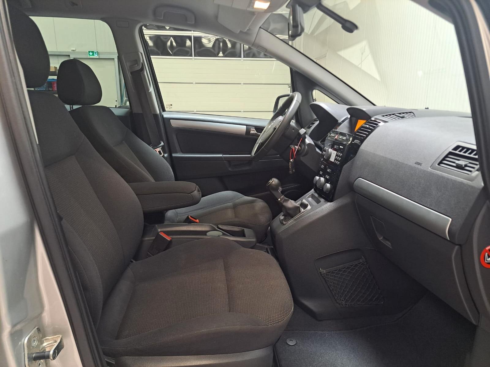 Opel Zafira B 1.8 / 7SITZER  / XENON AHK / SHZ