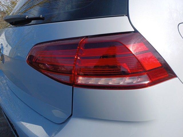 Fahrzeugabbildung Volkswagen Golf VII Lim. 1.0TSI Comfortline BLUETOOTH+SITZH